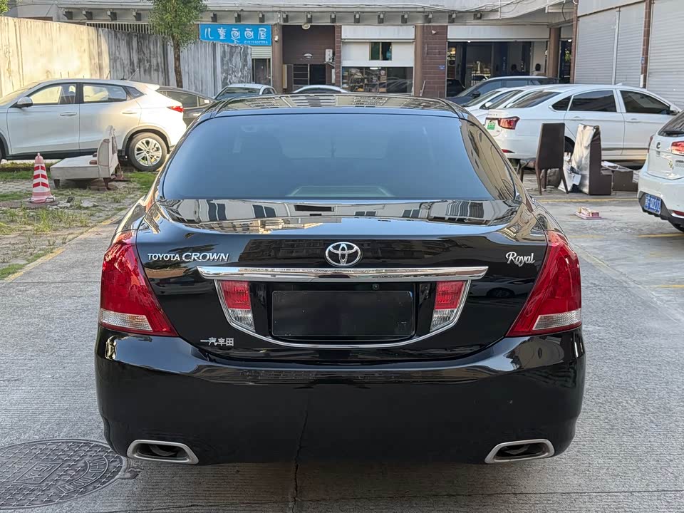 Toyota crown