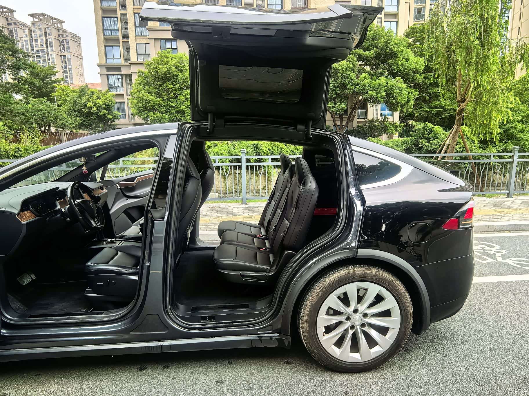 Tesla Model X, 2020 14