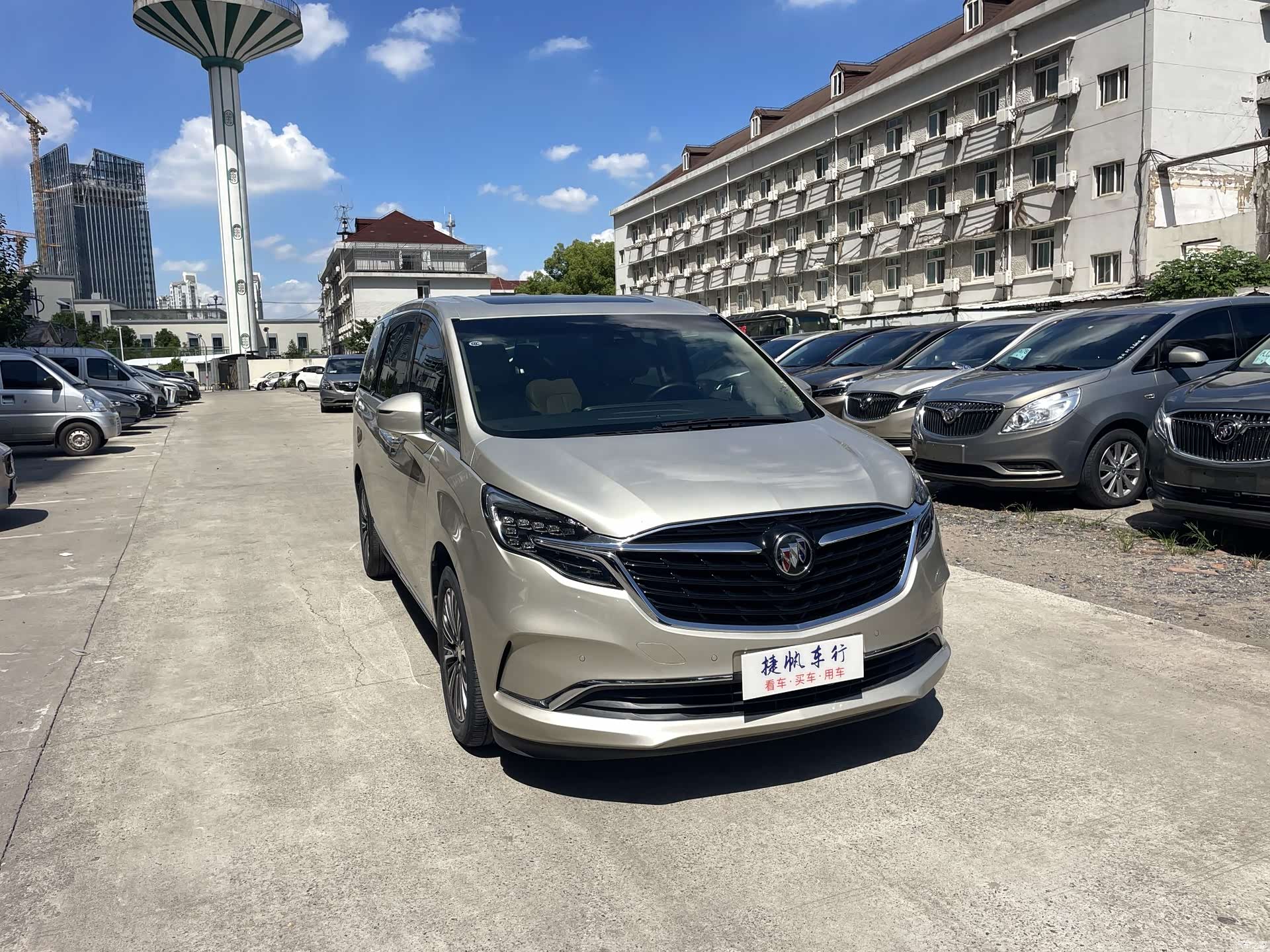 Buick GL8, 2020 3