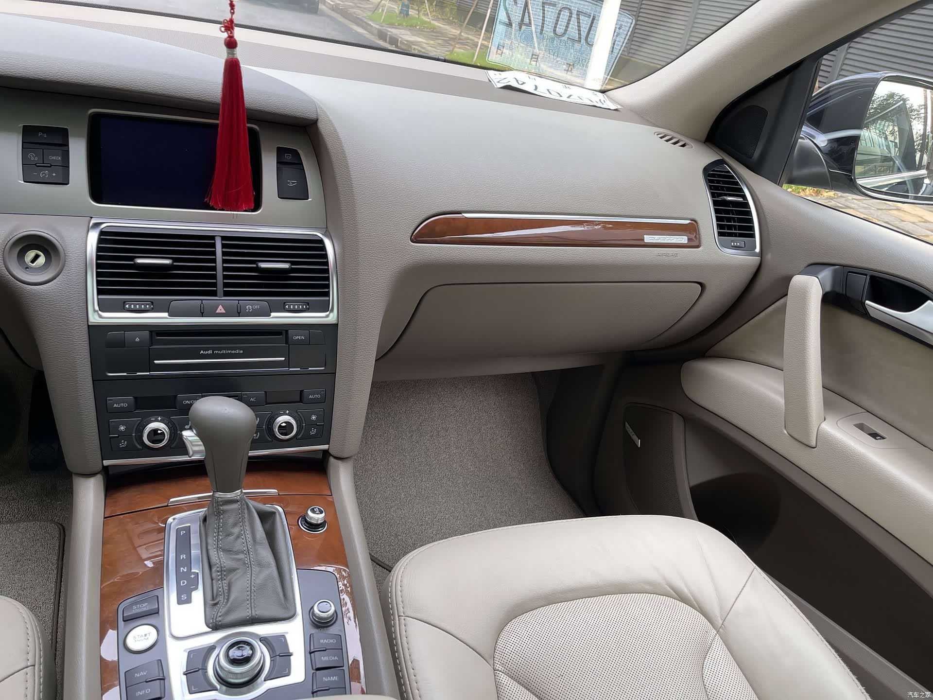 Audi Q7, 2011 11