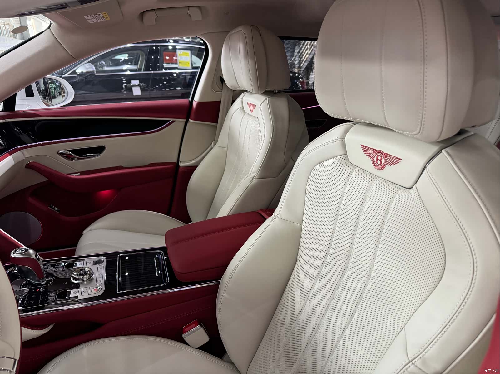 Bentley Flying Spur, 2026 10