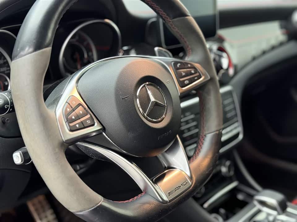 Mercedes-Benz GLA AMG Mercedes-Benz GLA AMG