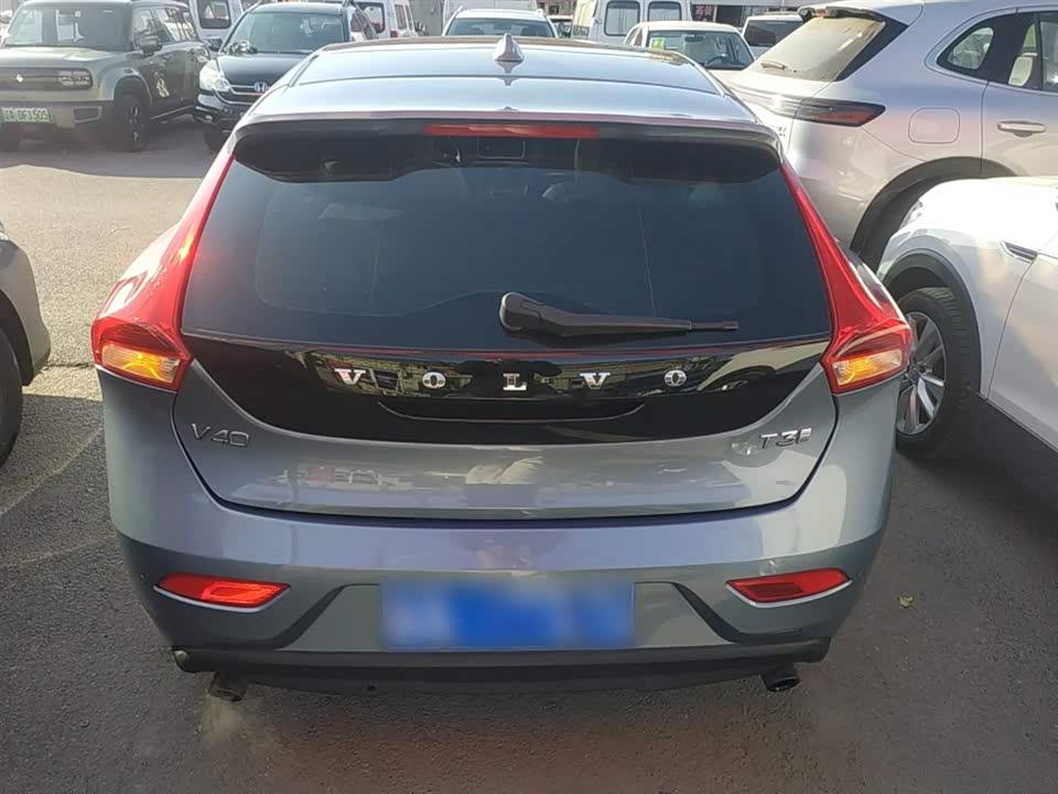 Volvo V40