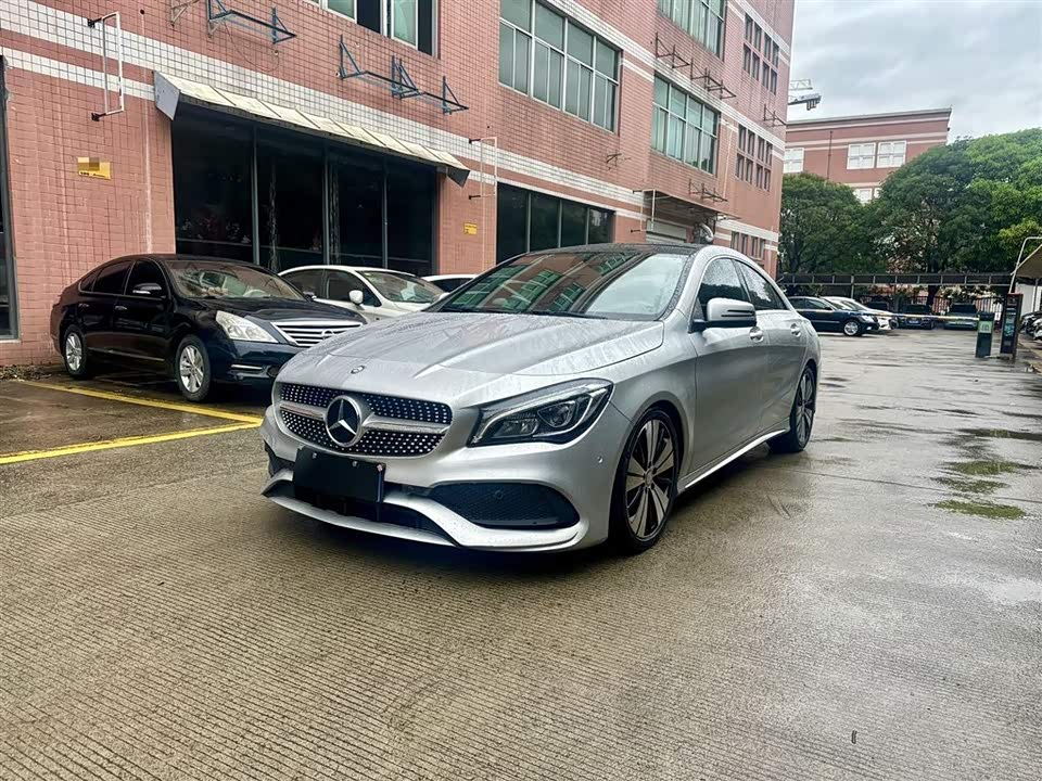 Mercedes-Benz CLA
