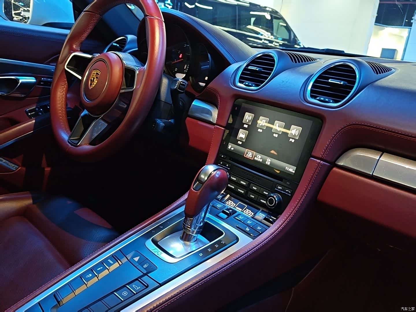 Porsche Cayman, 2018 15