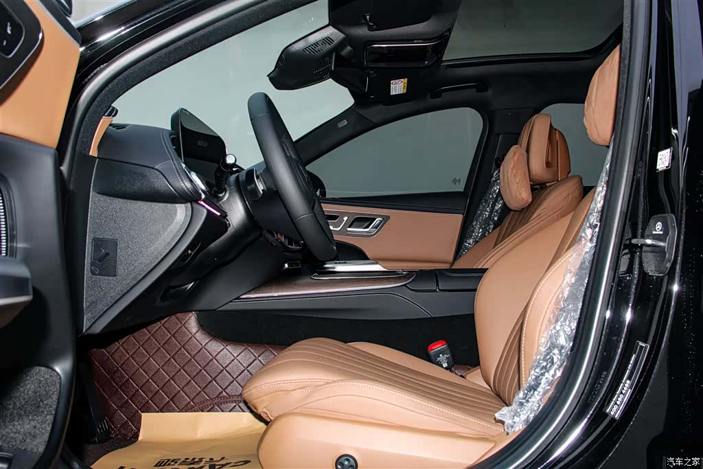 Mercedes-Benz E-Class, 2025 24