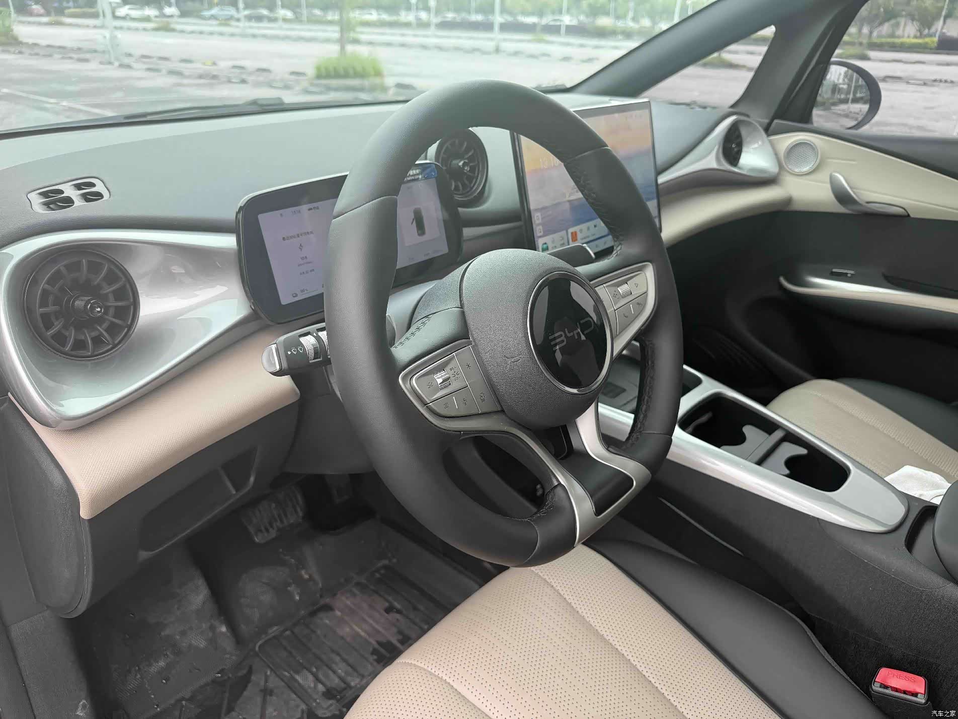 BYD Dolphin, 2025 все фото