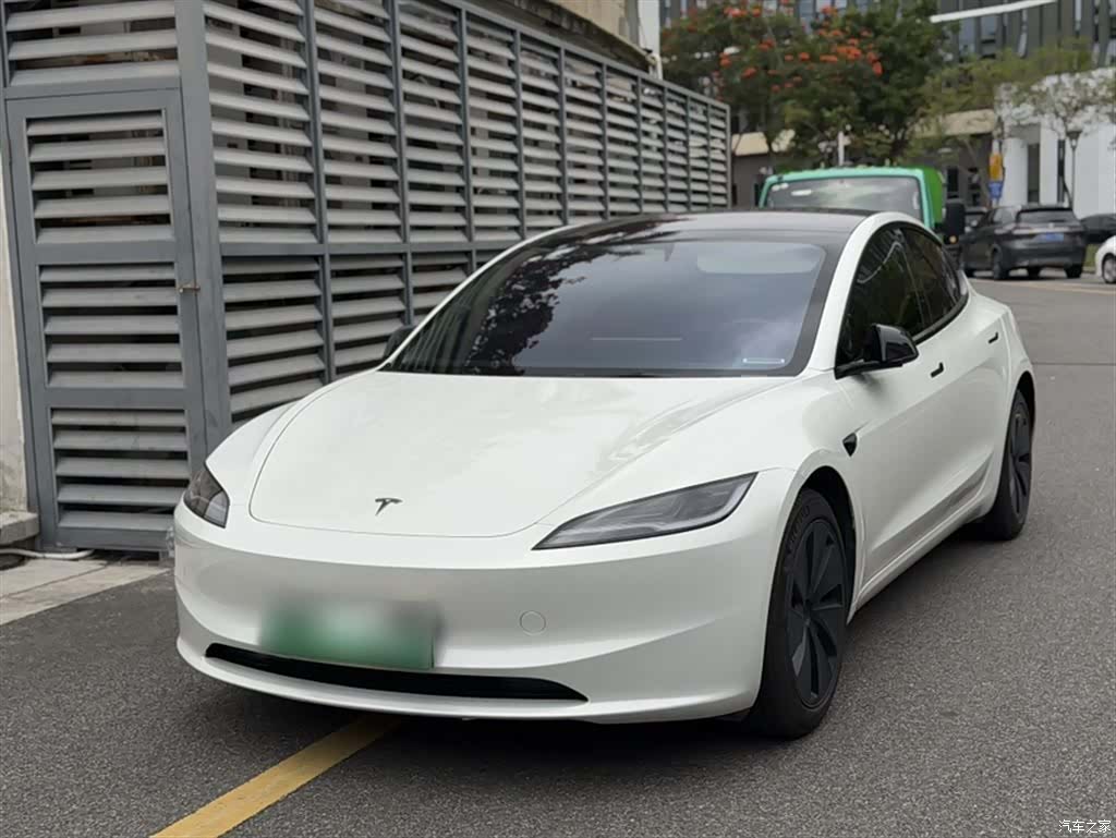 Tesla Model 3, 2023 1