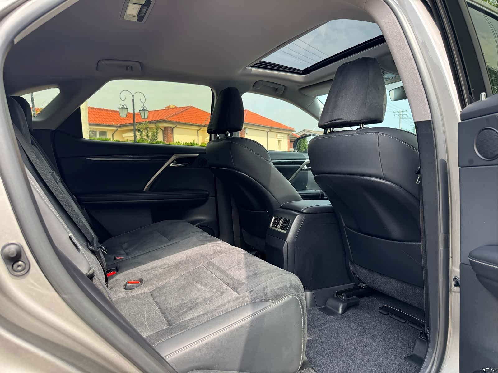 Lexus RX, 2022 11