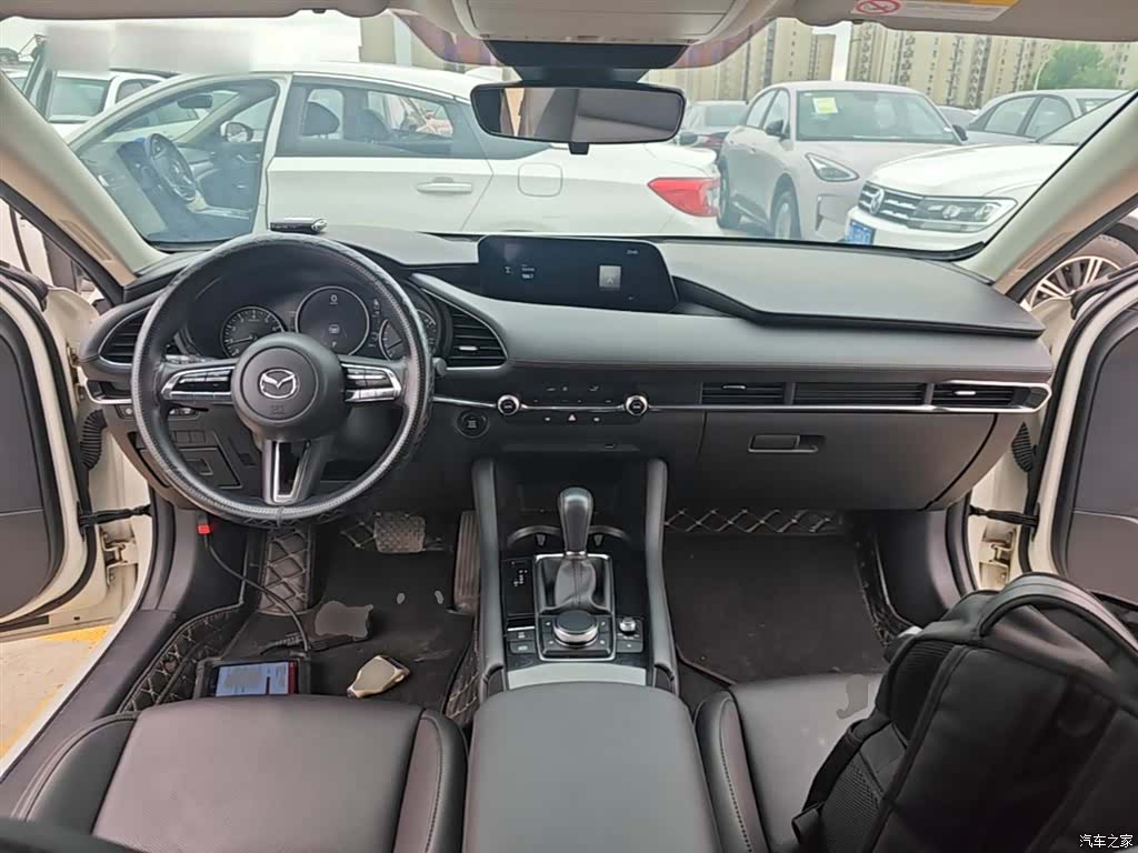 Mazda Mazda3, 2023 10