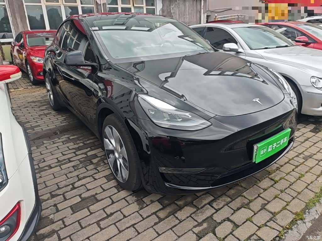 Tesla Model Y, 2023 4
