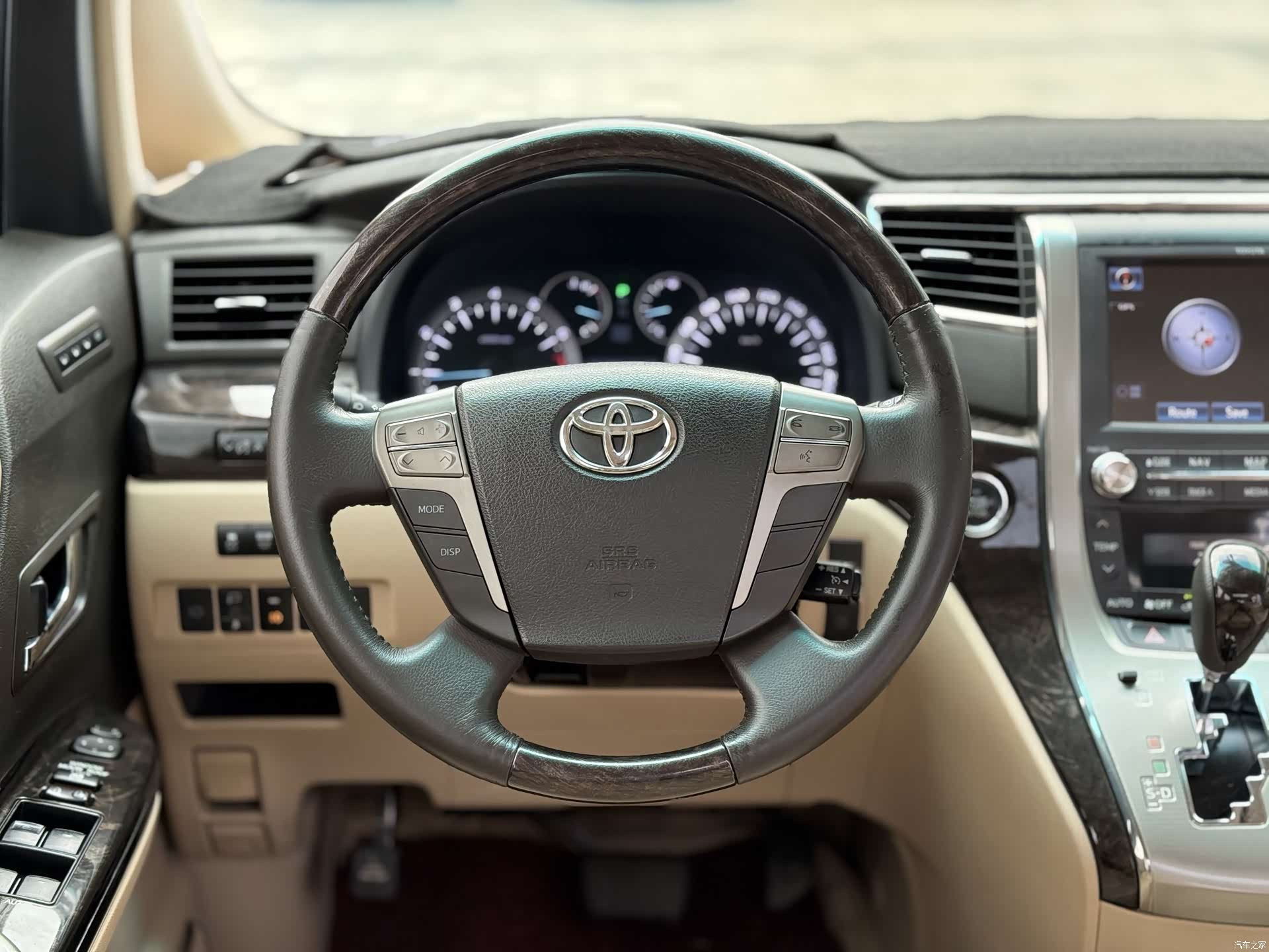 Toyota Alphard, 2015 10