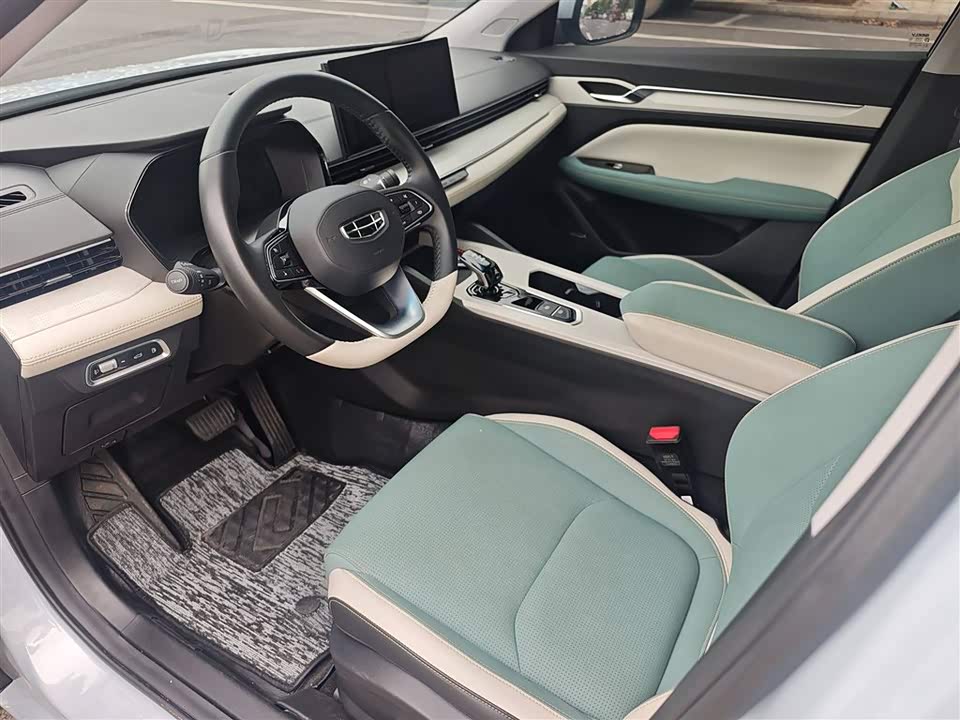 Geely Emgrand L HiP Geely Emgrand L HiP