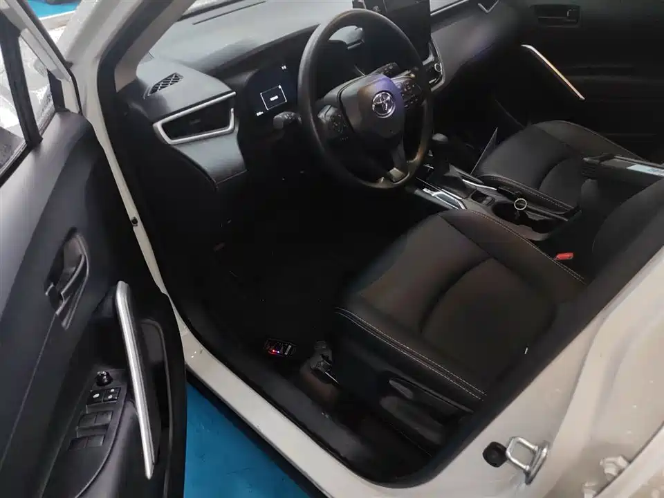 Toyota Corolla Sharp amplifier