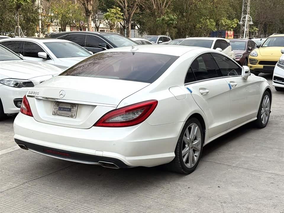 Mercedes-Benz CLS Mercedes-Benz CLS