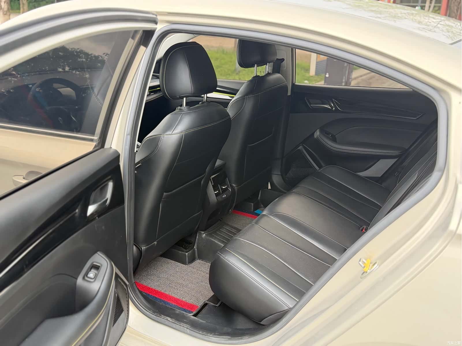 Roewe i5, 2022 6