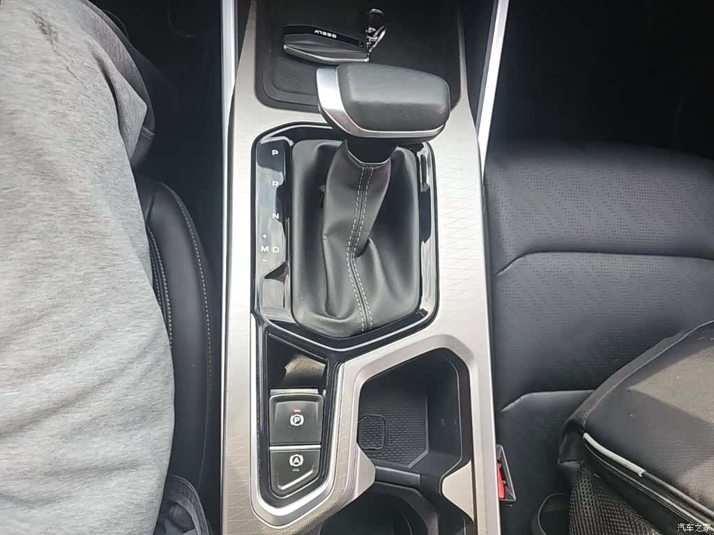 Geely Emgrand, 2022 14