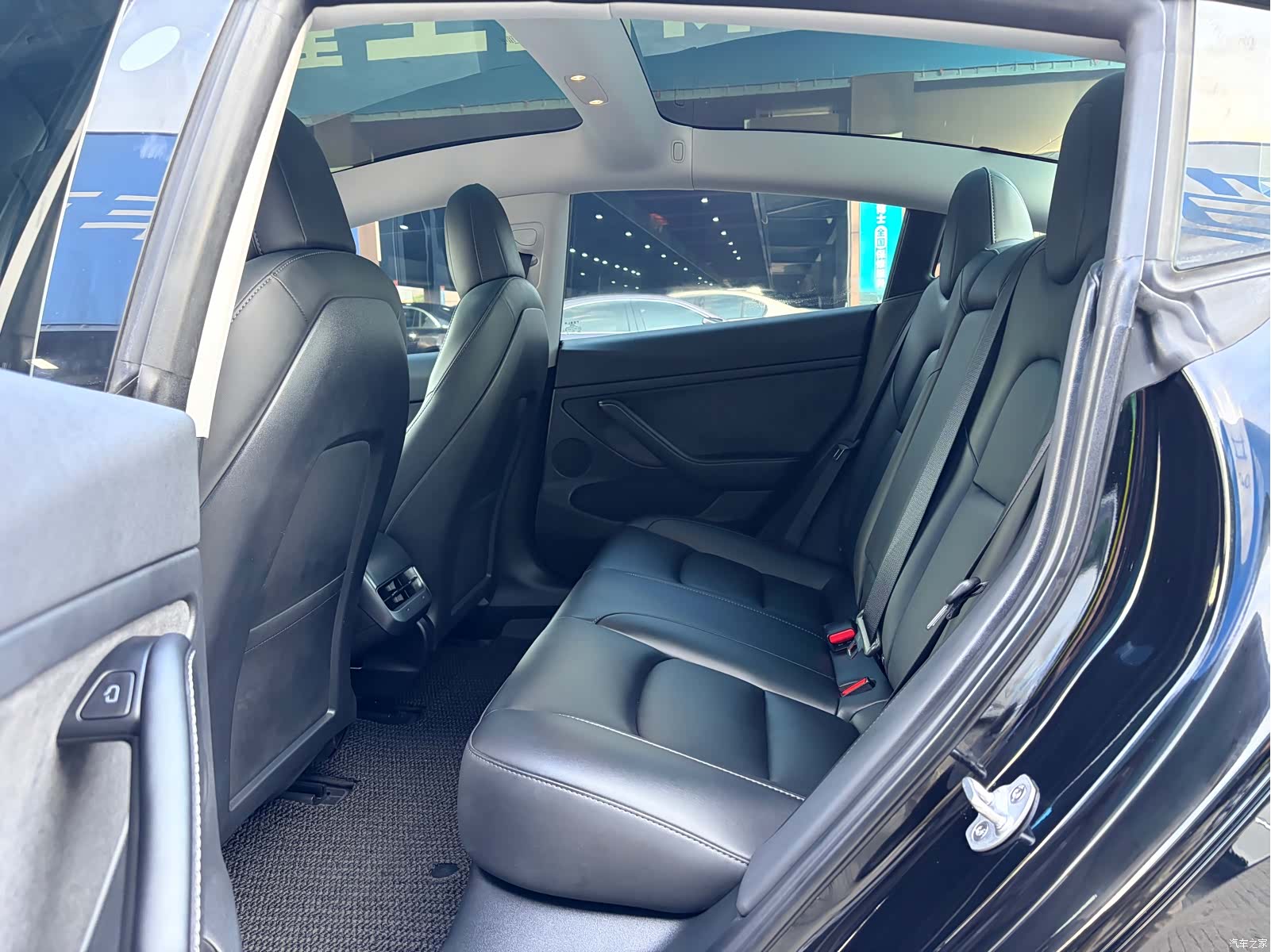 Tesla Model 3, 2023 12
