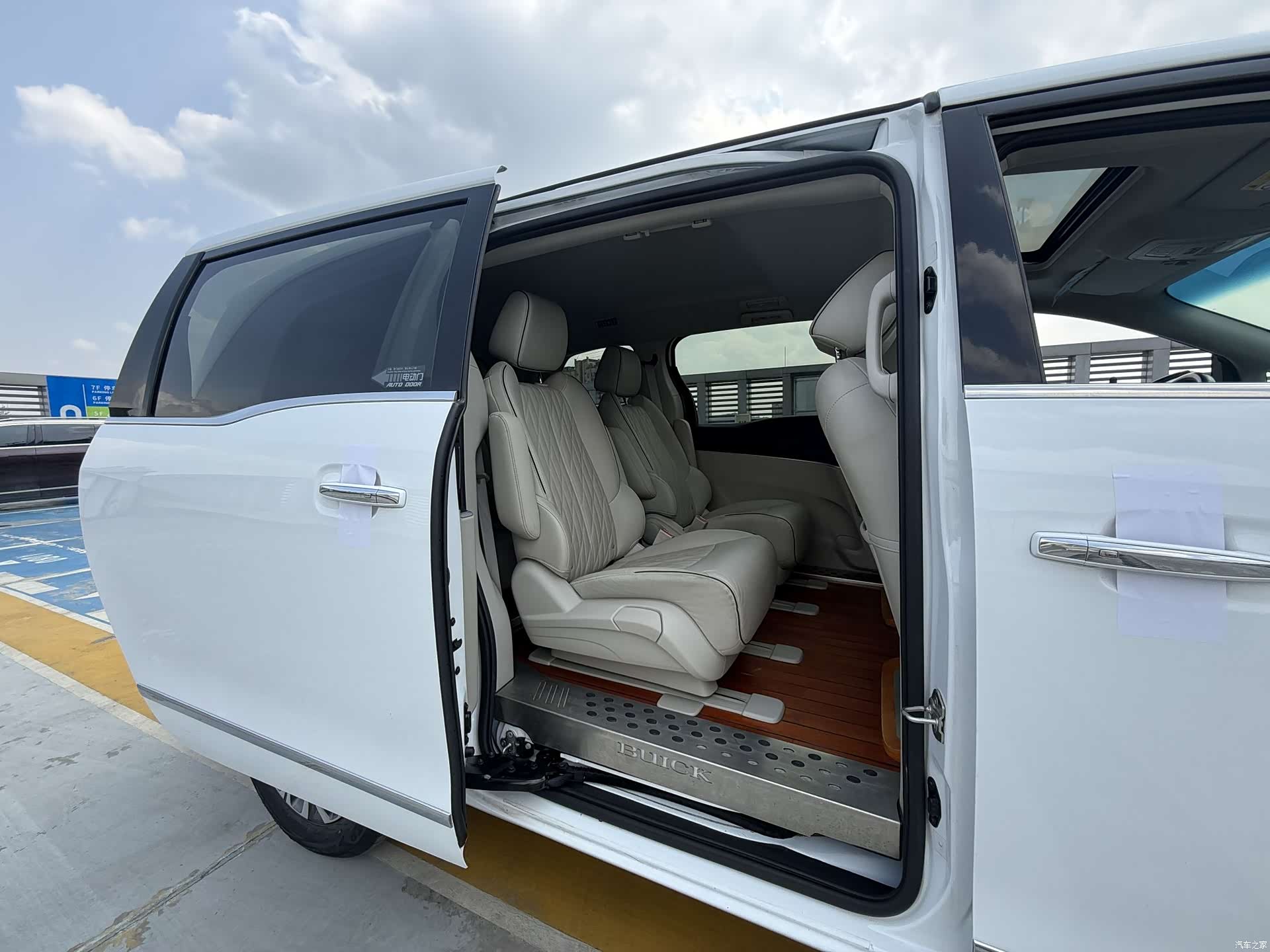 Buick GL8, 2022 12