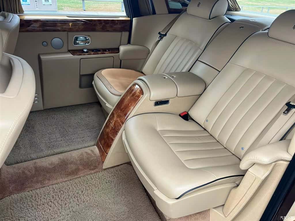 Rolls-Royce Phantom, 2011 все фото