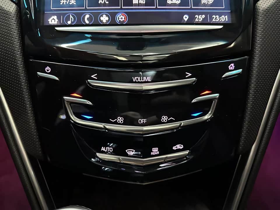 Cadillac XTS