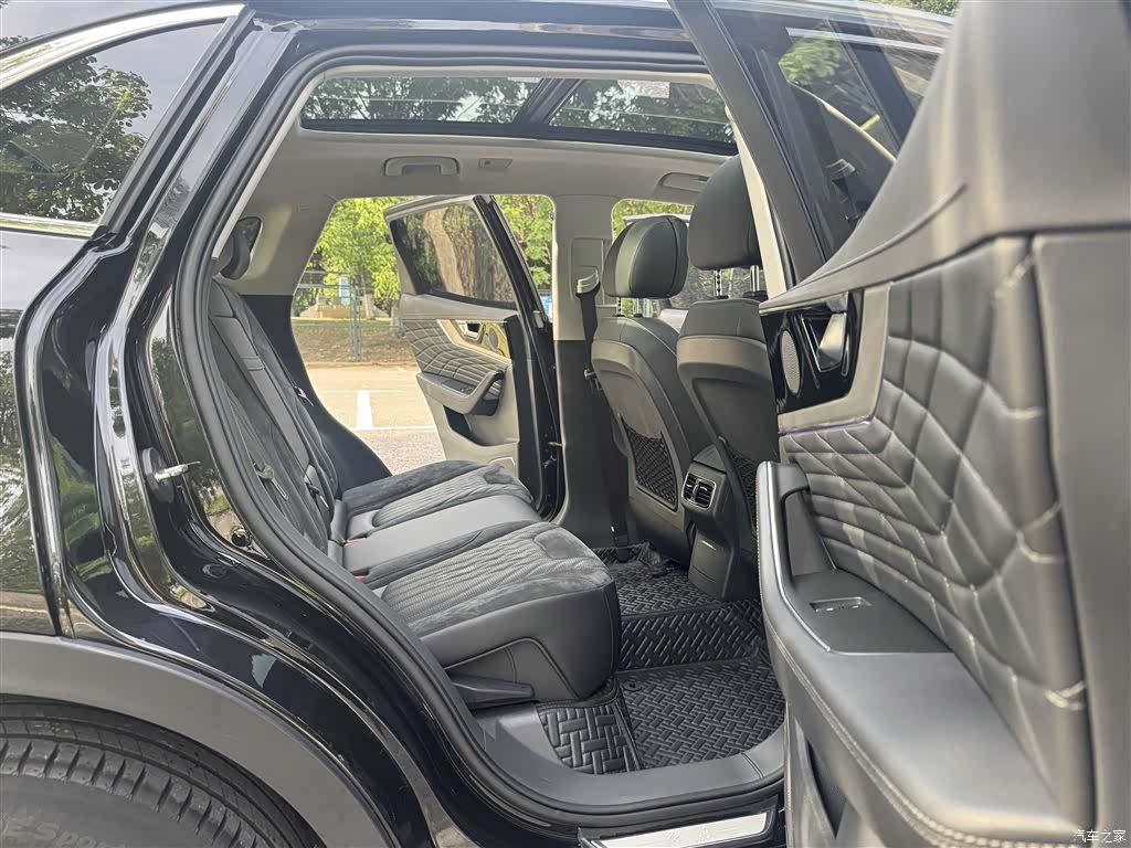 Hongqi HS5, 2022 17