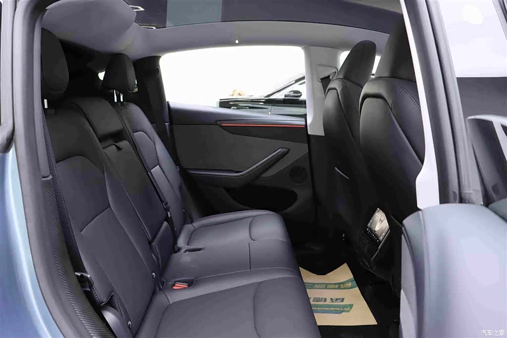 Tesla Model Y, 2025 16