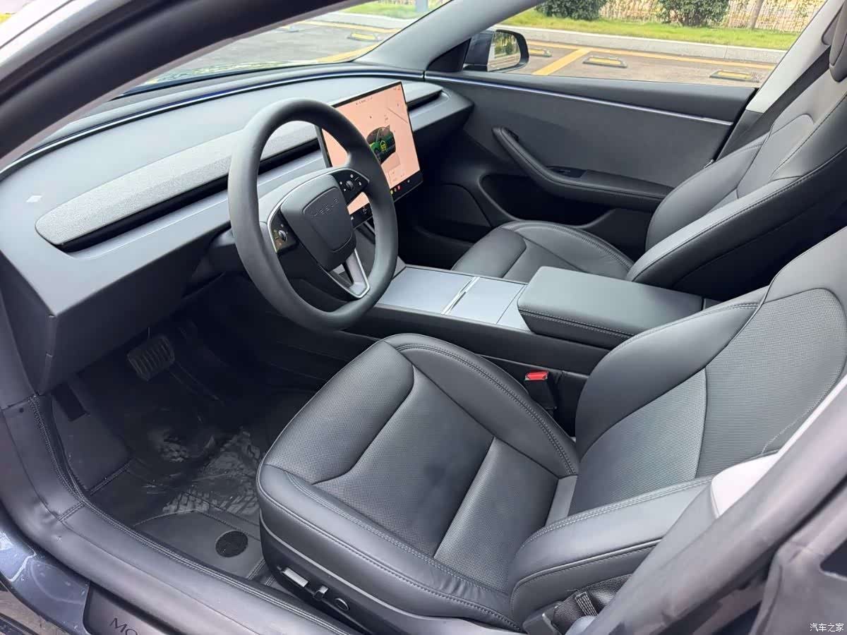 Tesla Model 3, 2025 11