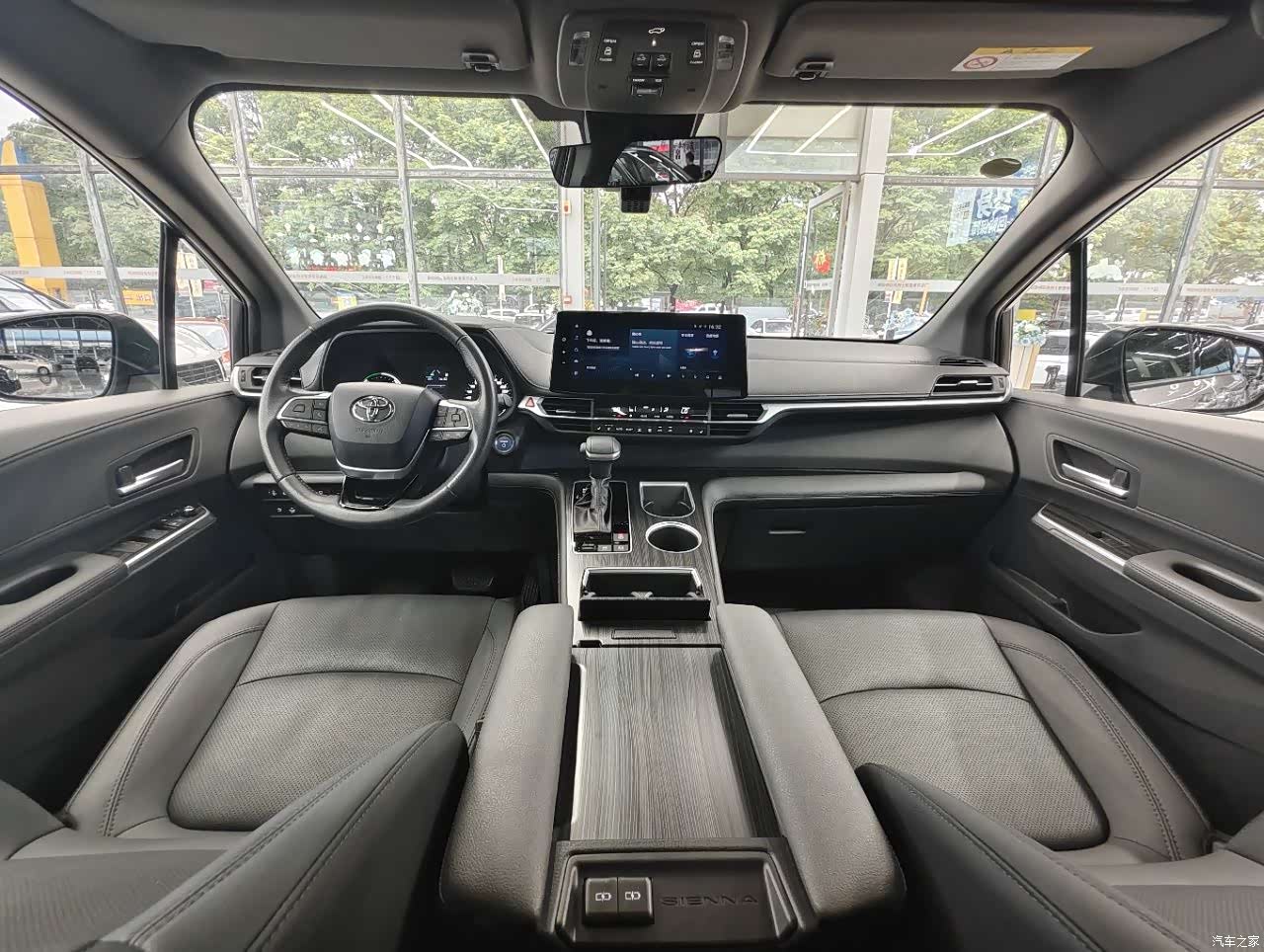 Toyota Sienna, 2023 13