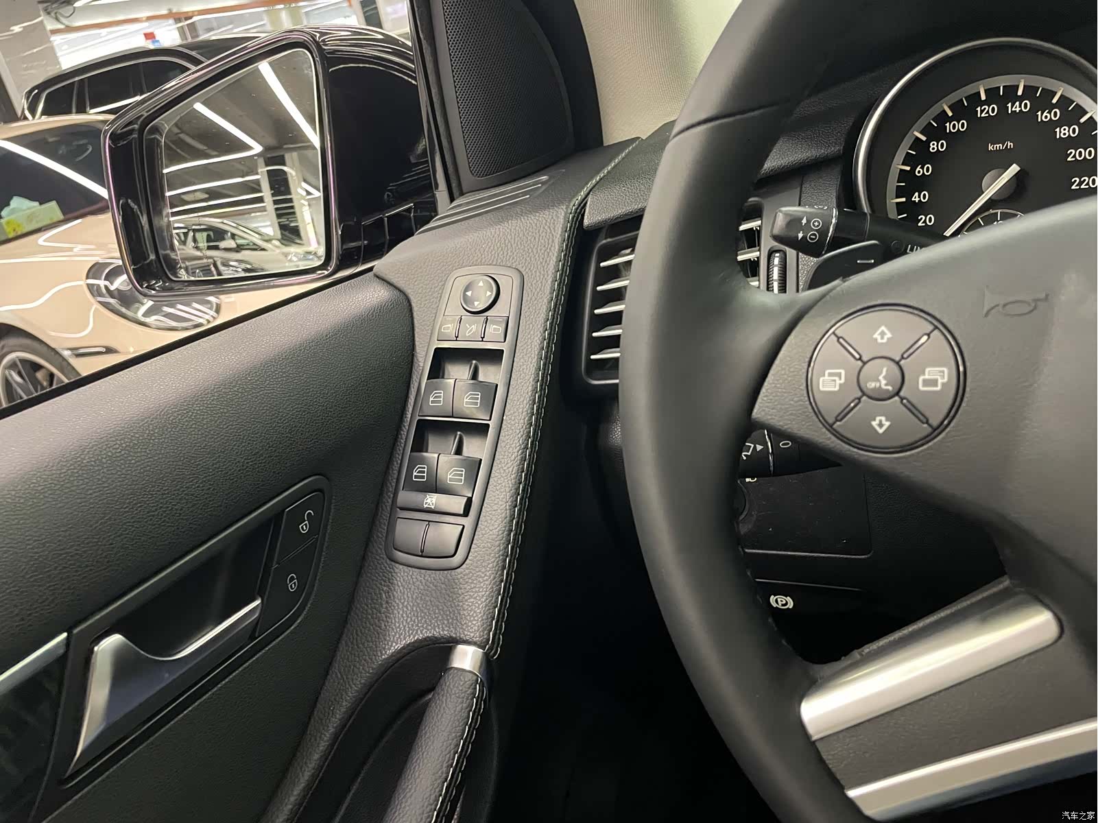 Mercedes-Benz R-Class, 2017 15