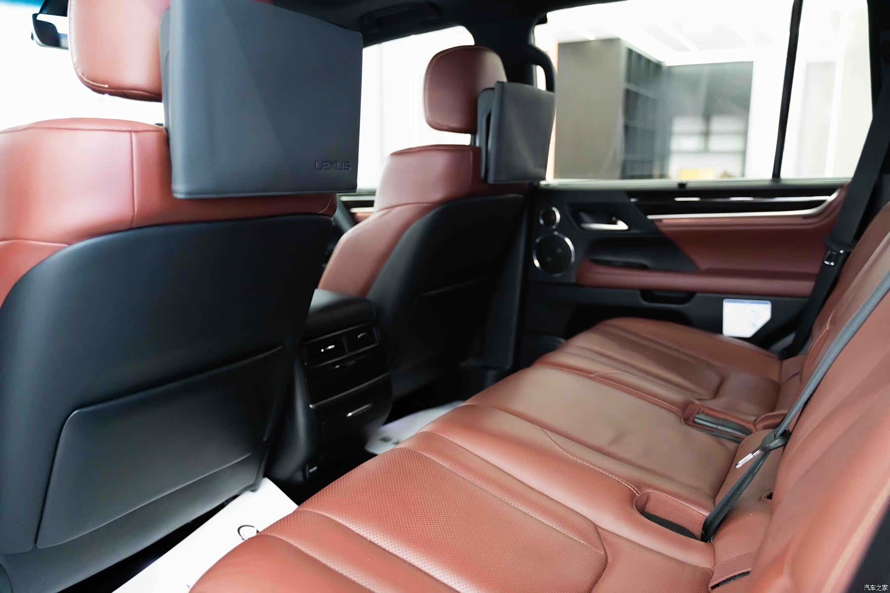 Lexus LX, 2020 13