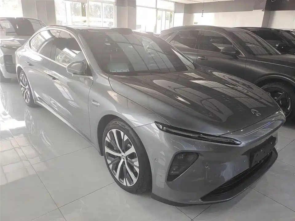 NIO ET7