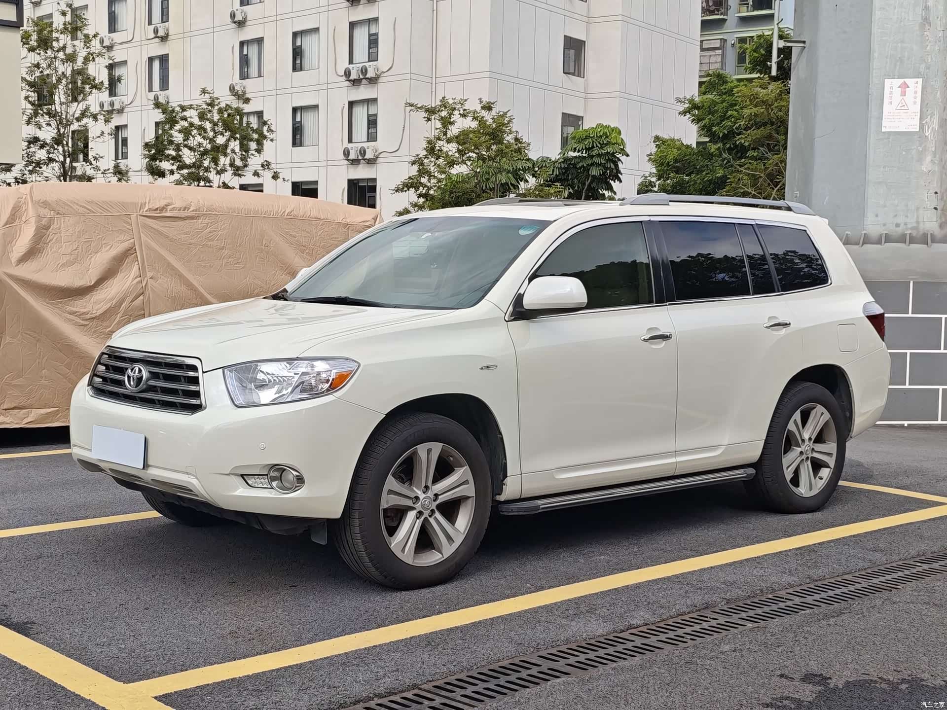 Toyota Highlander, 2011 1