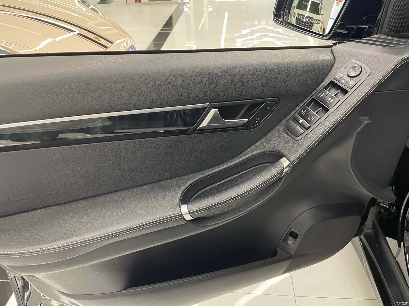 Mercedes-Benz R-Class, 2017 30