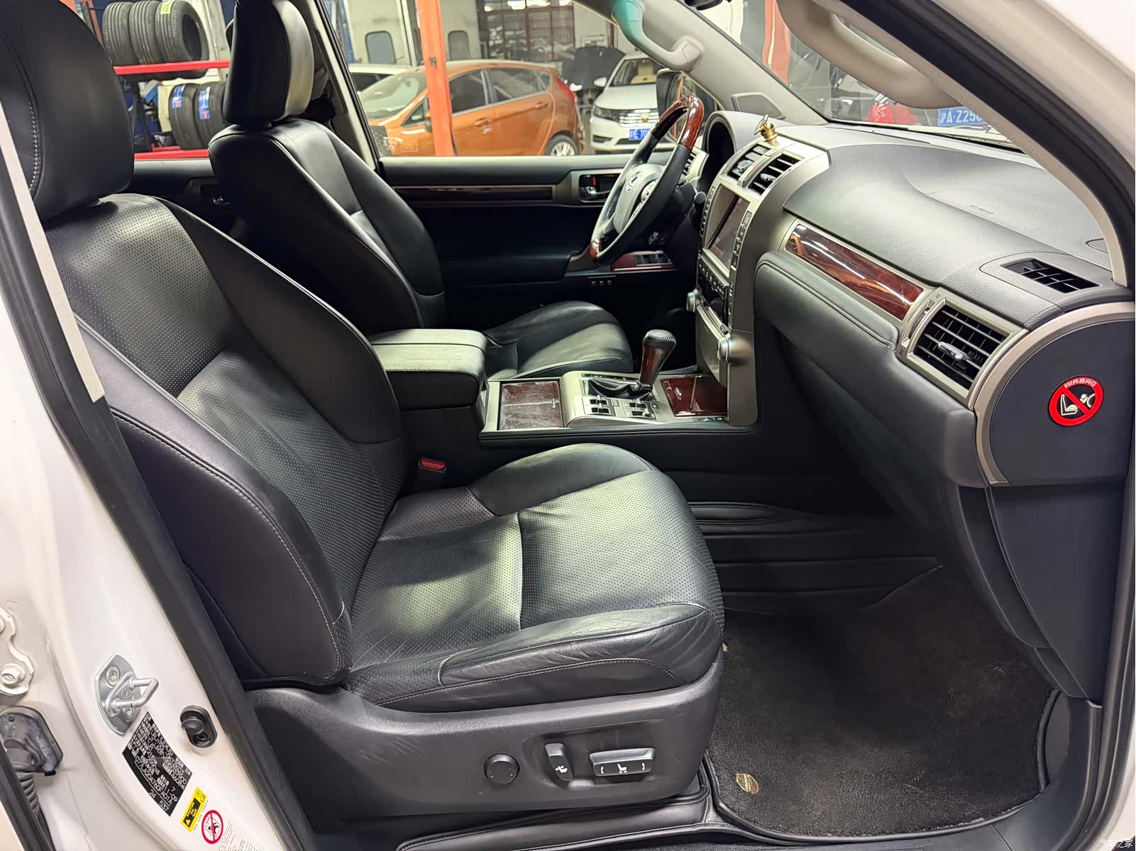 Lexus GX, 2012 8