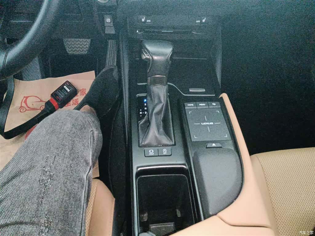 Lexus ES, 2022 14