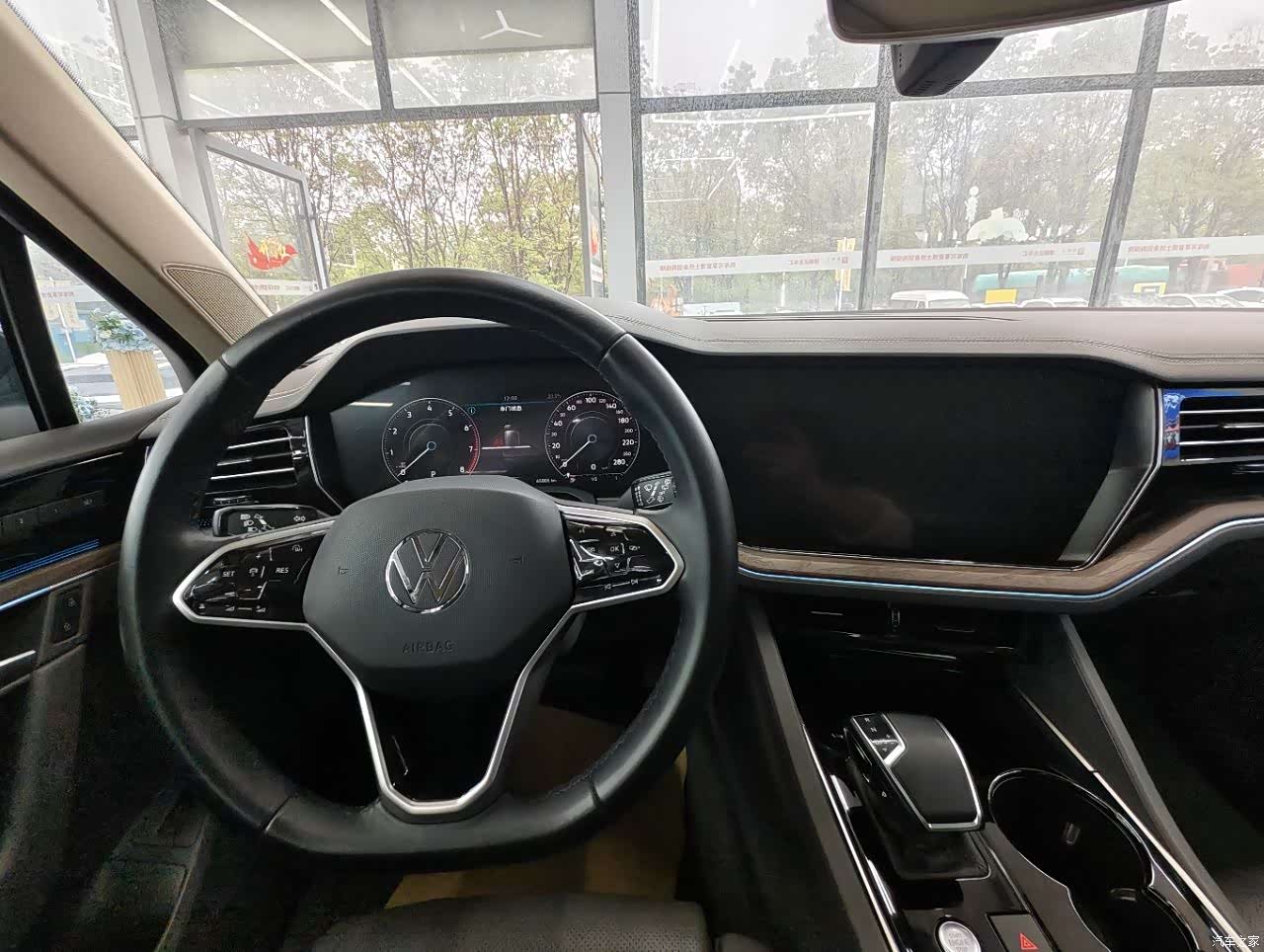 Volkswagen Touareg, 2021 11