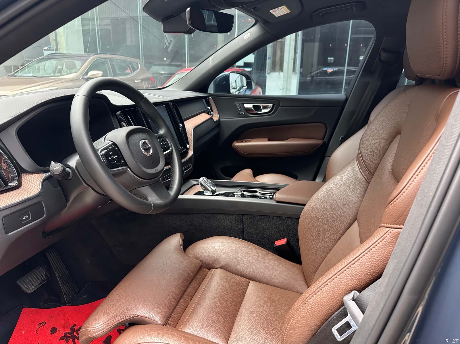 Volvo XC60, 2022 все фото