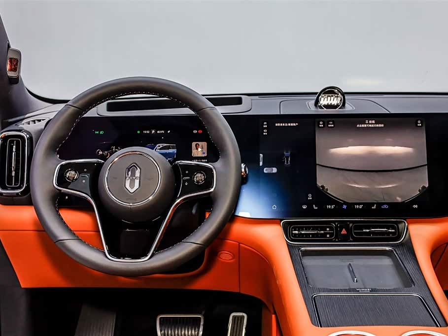 AITO Ask the world M8