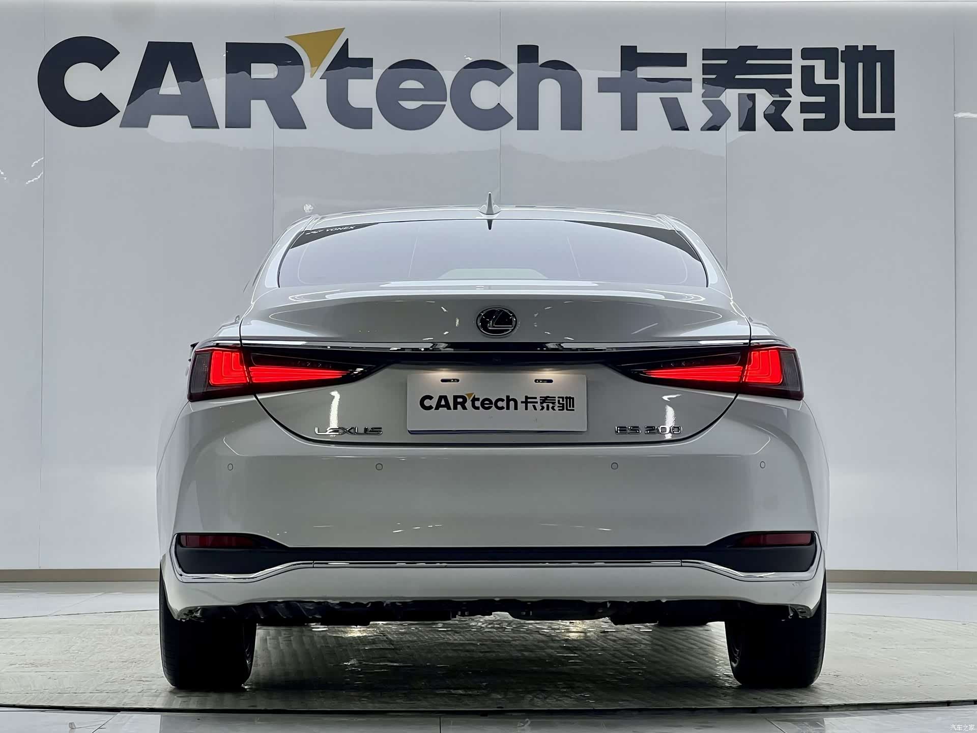 Lexus ES, 2021 11