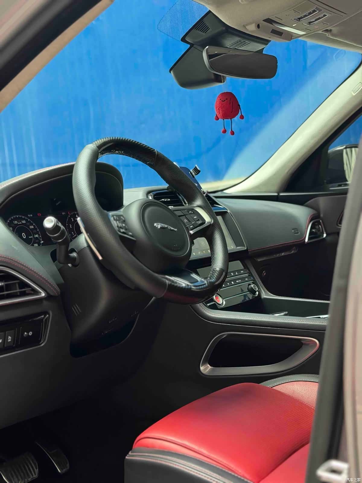 Jaguar F-PACE, 2019 8