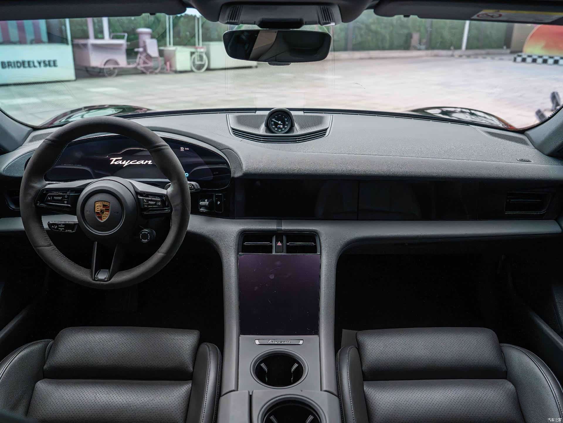 Porsche Taycan, 2023 16