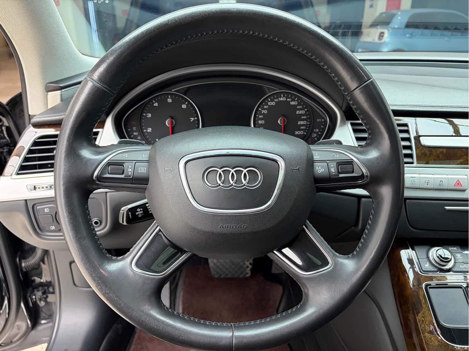 Audi A8L, 2014 9