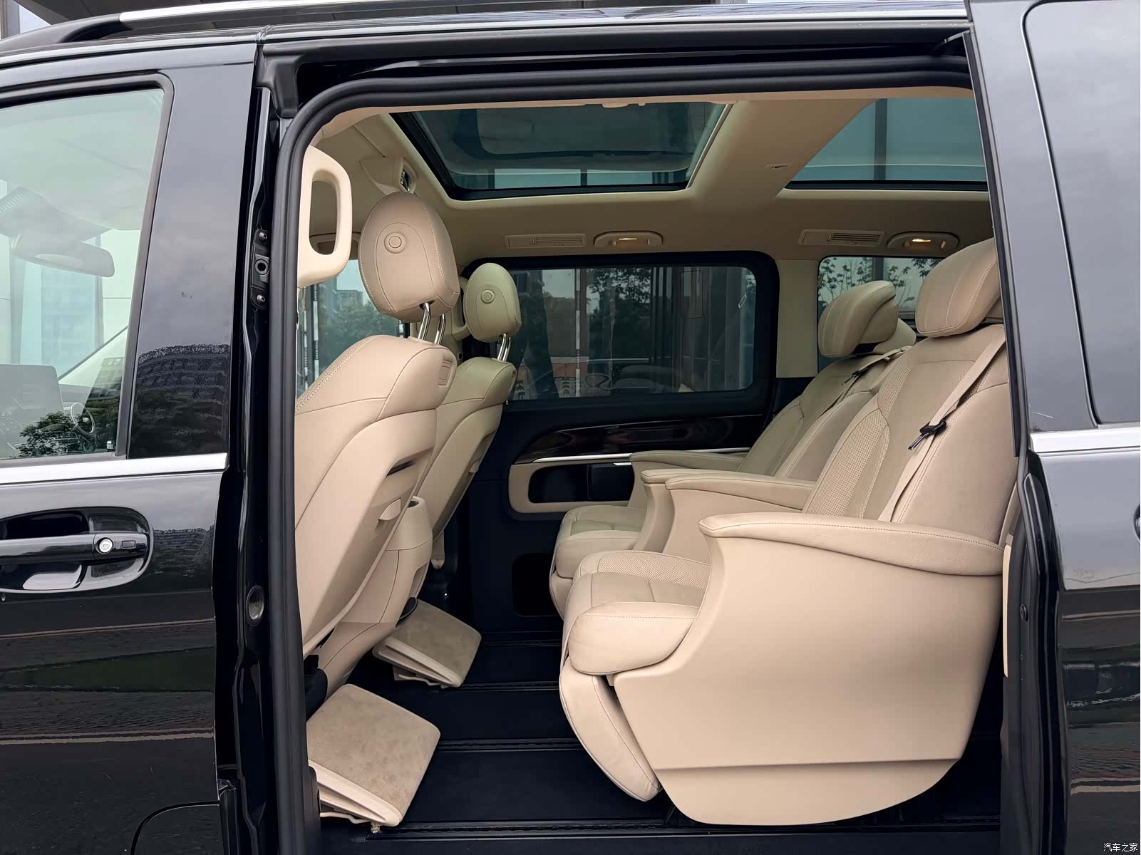 Mercedes-Benz V-Class, 2018 14
