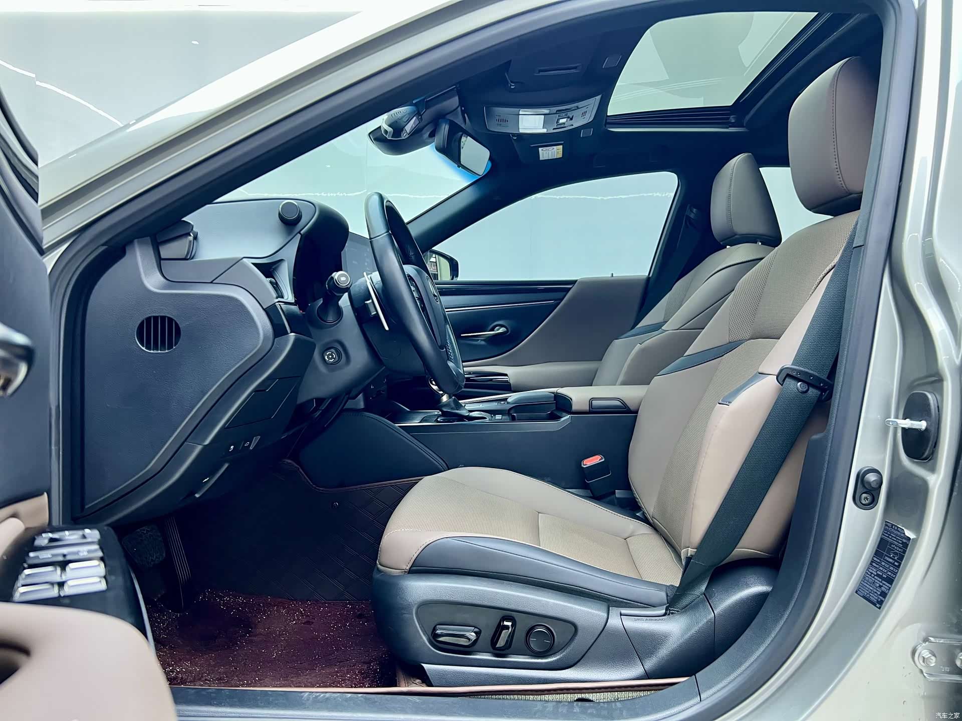 Lexus ES, 2022 4