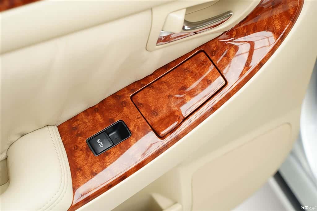 Toyota Crown, 2008 11