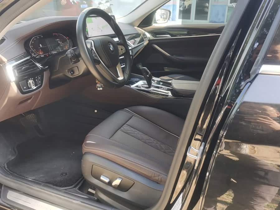 BMW 5 Series 2021, фото 9