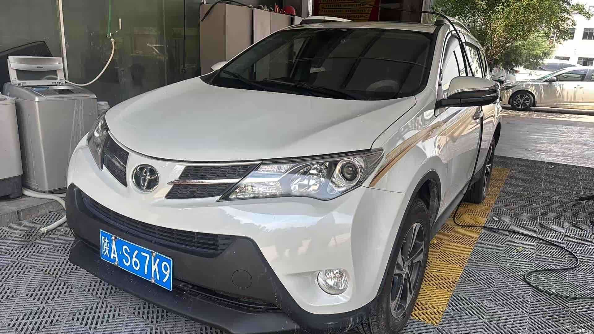 Toyota RAV4, 2016 1