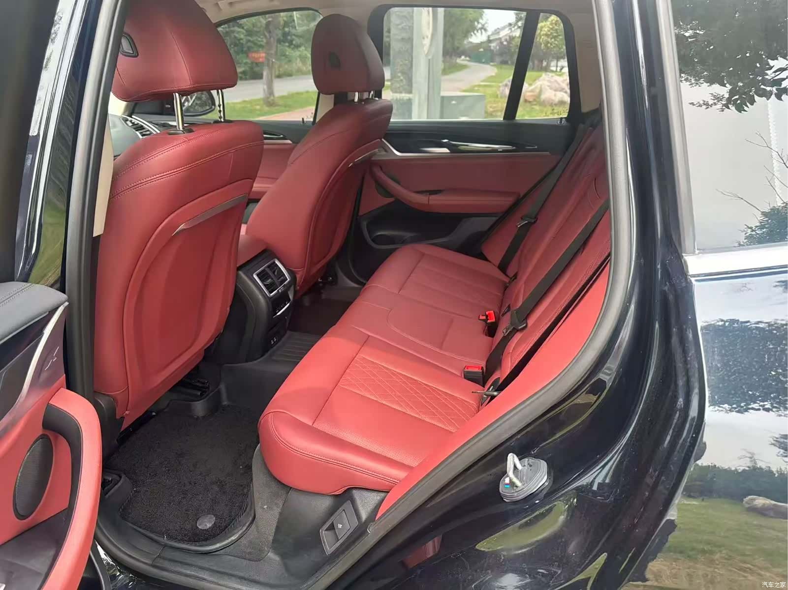 BMW iX3, 2025 все фото