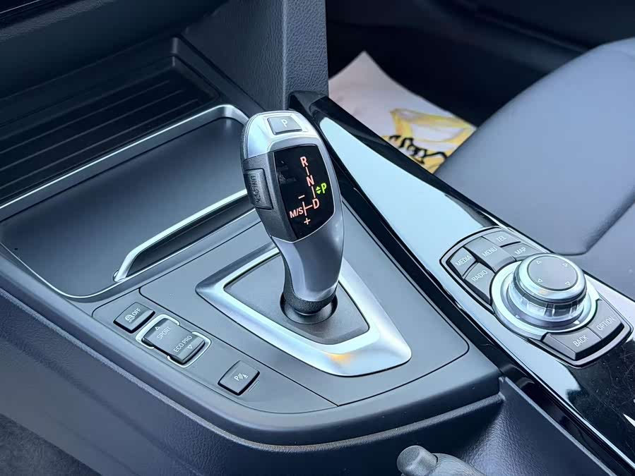 BMW 3 Series 2016, фото 12